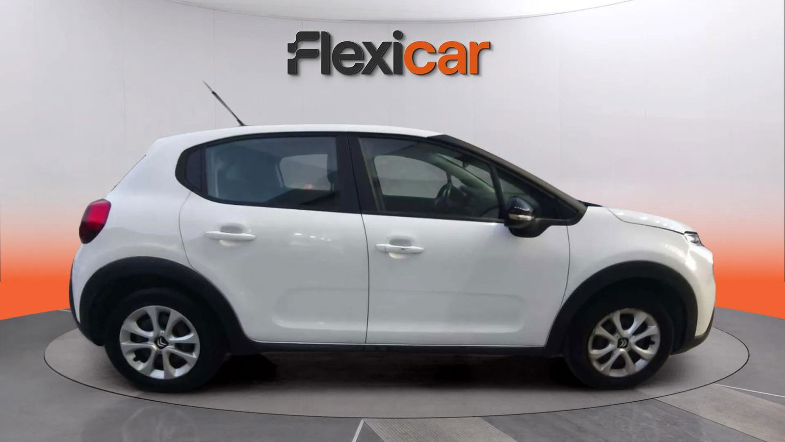 https://cdn-flexicar.caraffinity.it/public_appraisal_images_pro/images/stock/208930/QFmkpqnceA__WhatsApp Image 2025-10-13 at 21.13.21.jpg